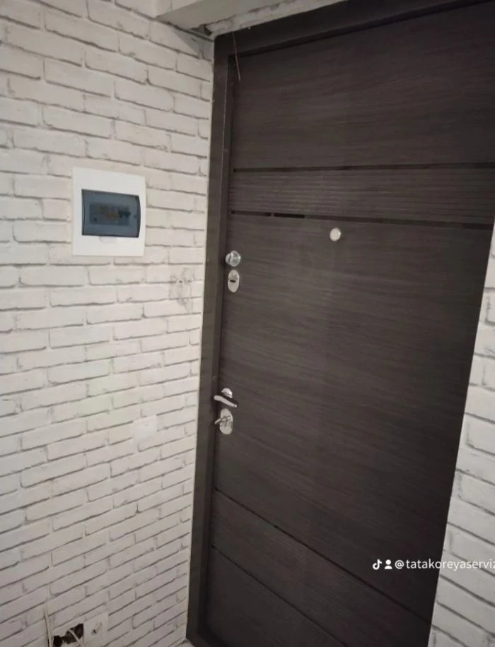 ПРОДАМ 2 комнатную квартиру С РЕМОНТОМ