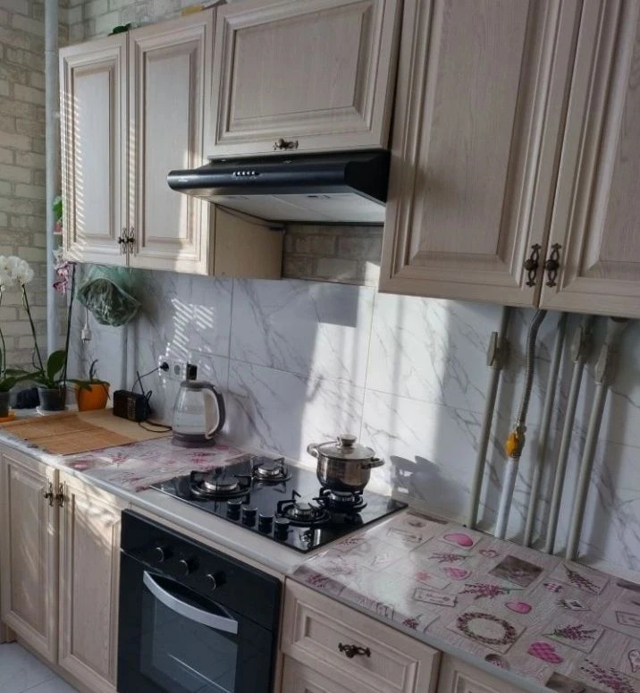ПРОДАМ 2 комнатную квартиру С РЕМОНТОМ