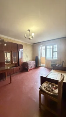 Продаж 2х кімнатної квартири  , центр м.Вишневе , під ремонт