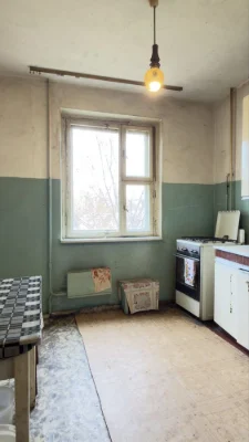 Продаж 2х кімнатної квартири  , центр м.Вишневе , під ремонт