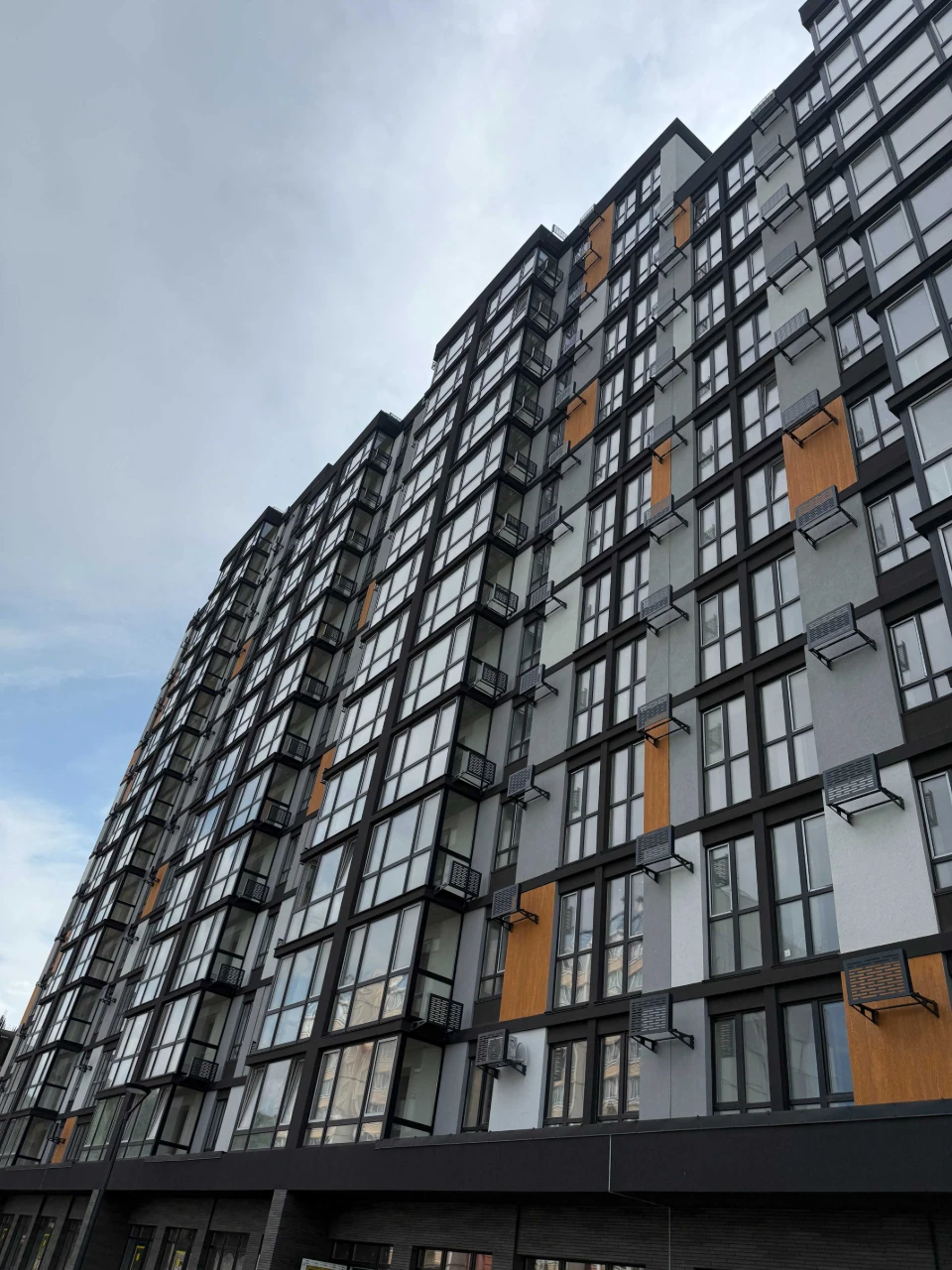 Продаж готової 3к квартири 82м.кв.  ЄОСЕЛЯ