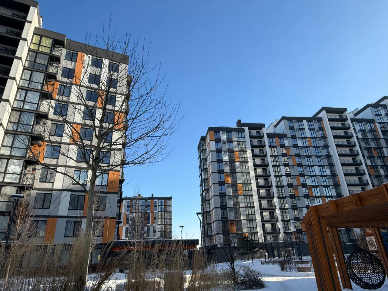 ЄОСЕЛЯ 2-кімнатна квартира 64 м.кв. АТМОСФЕРА