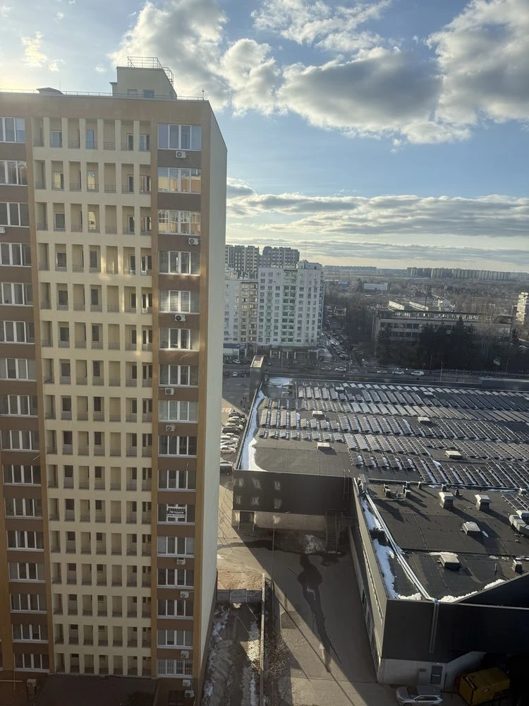 Продаж 2 кімн кв 72,3 м2 газовий котел/центр Вишневого/ Пром