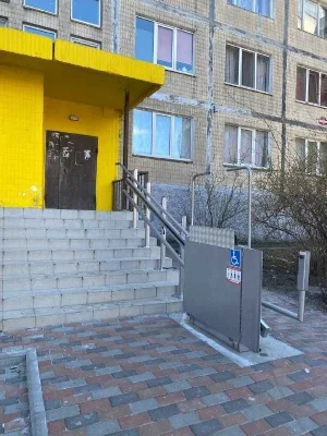 Продам 3 х комнатную три кімнатну Кваритиру Вишневе ЦЕНТР Ре