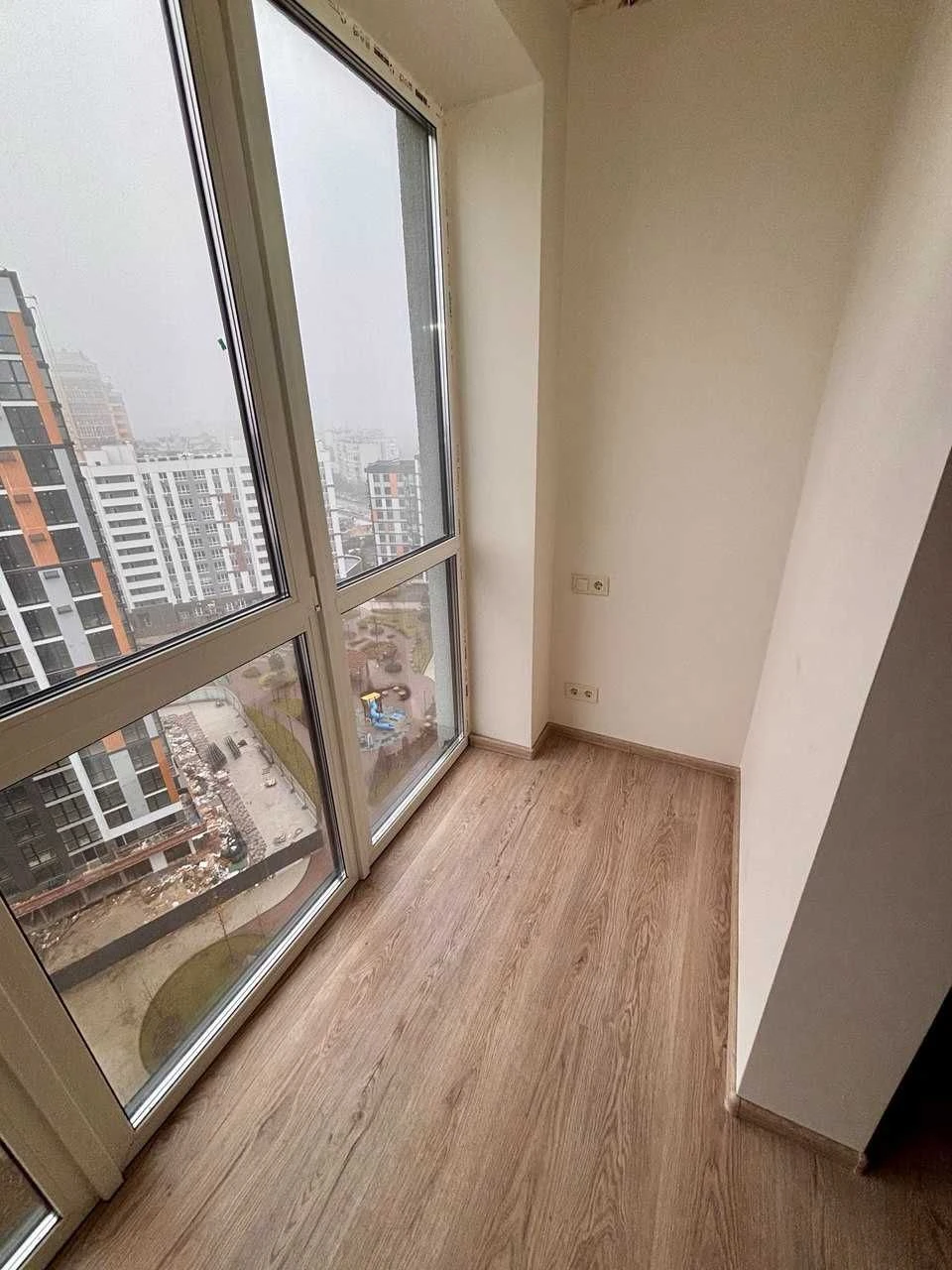 Продаж 1 кімнатна квартира 44.2м -  Вишневе ЖК Атмосфера