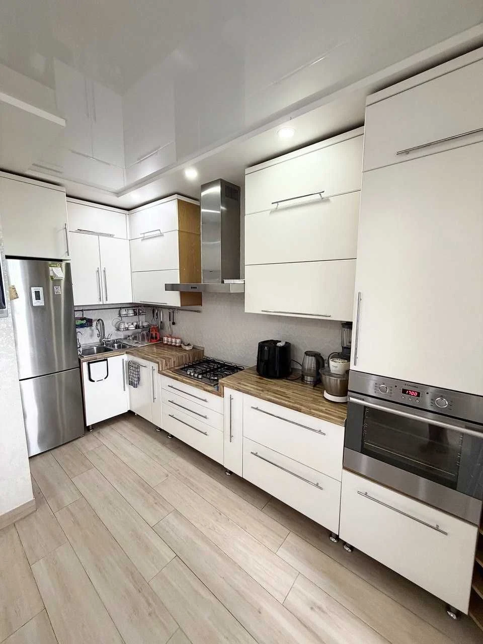 Продаж 3к квартири 84м2, новий ЖК, дизайнерський ремонт, Сла