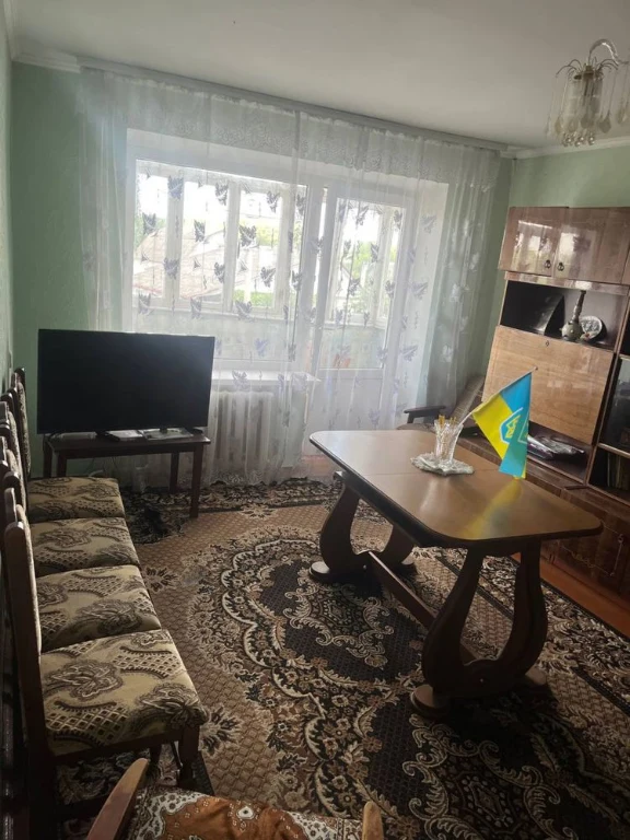 Продам трьохкімнатну квартиру