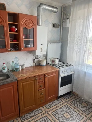 Продам трьохкімнатну квартиру