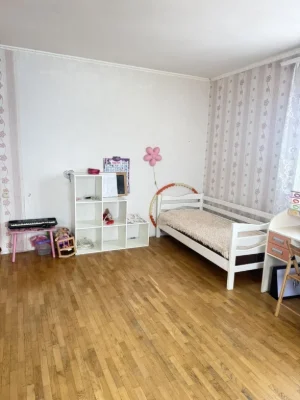 Продається двоповерхова  квартира 200 м.кв. в центрі м.Славу