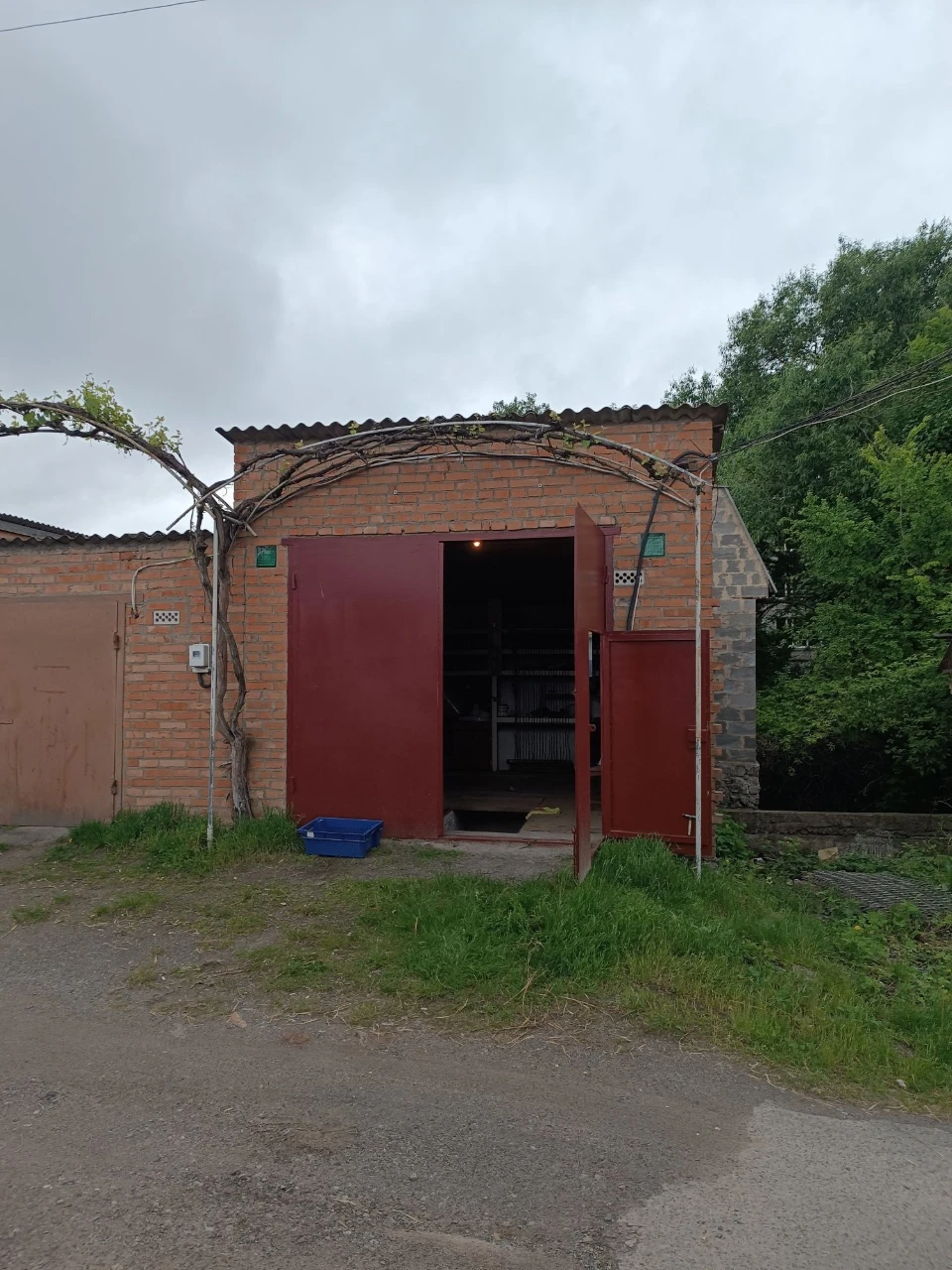 Продам гараж в м. Хмільнику