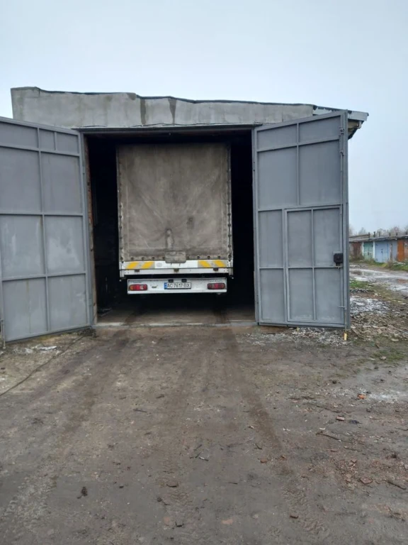 For Sale: Garage Box