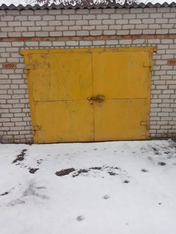 For Sale: Solid Garage