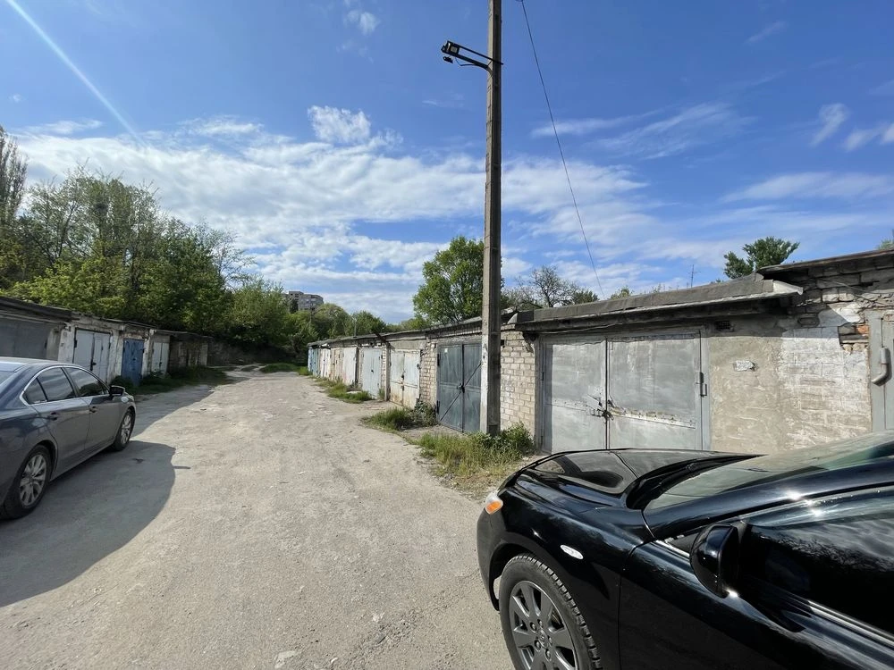 Продадим свой гараж