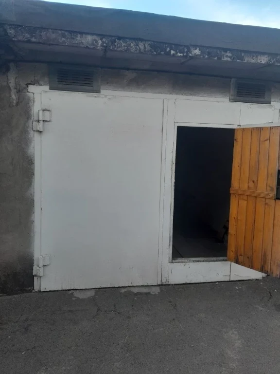 Продам. Гараж в гск. Центральный