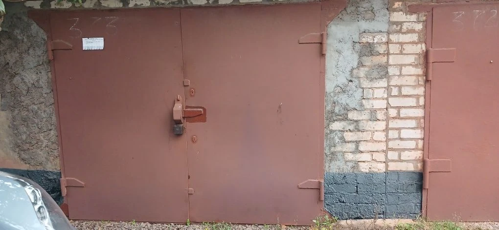 For Sale: Solid Garage near the Zorya Mine, Kres