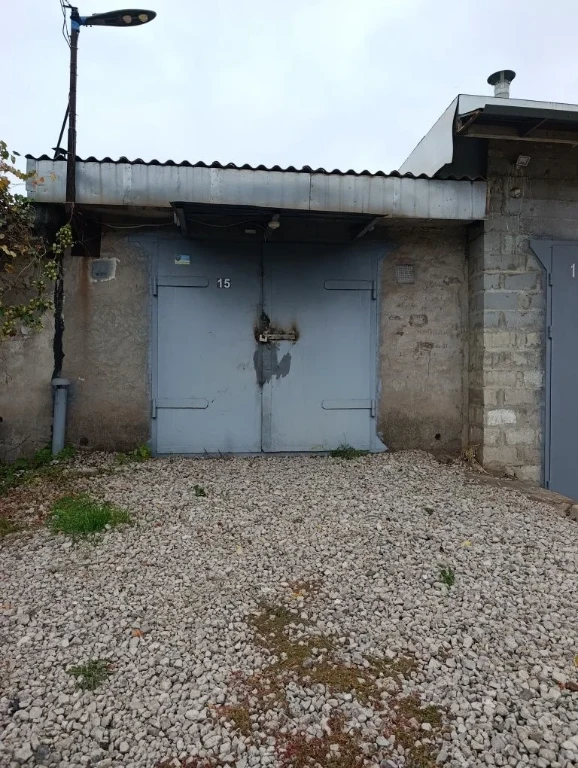 Garage in Mudrenaya in the Gornich Cooperative