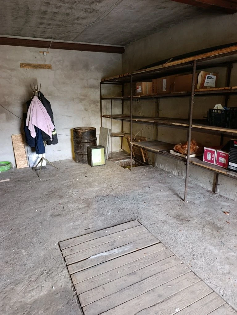Garage in Mudrenaya in the Gornich Cooperative