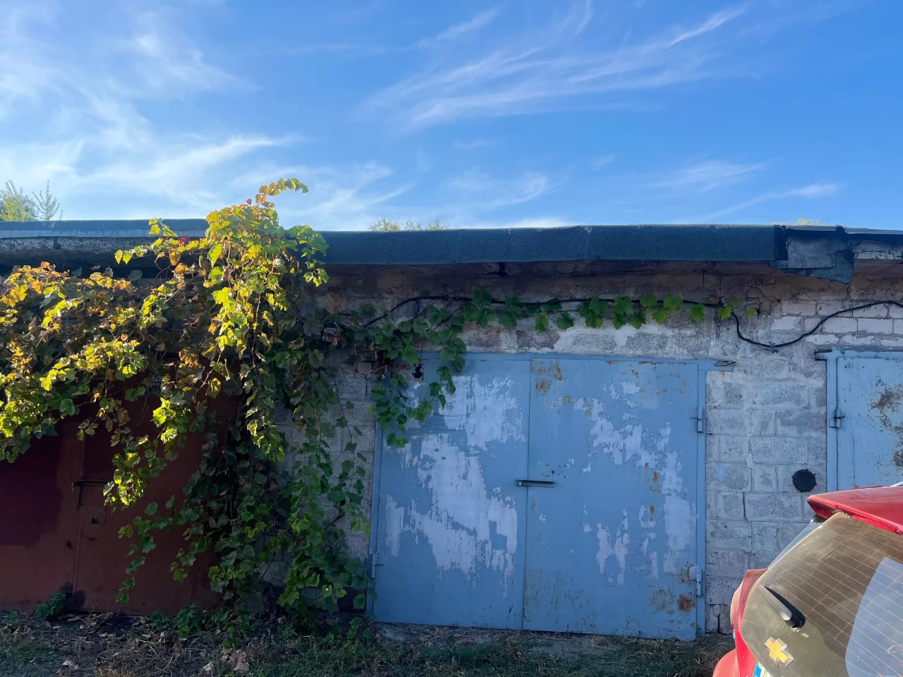 For Sale: Solid Garage