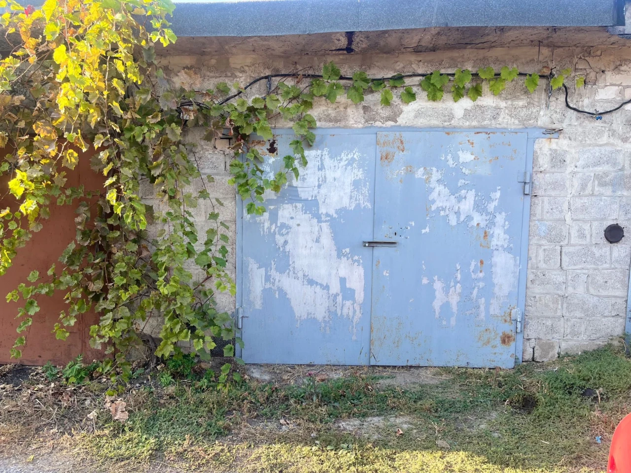 For Sale: Solid Garage
