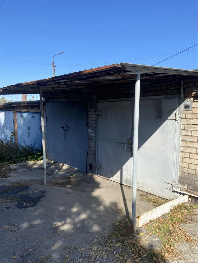 Garage in the "Cosmonauts" cooperative house