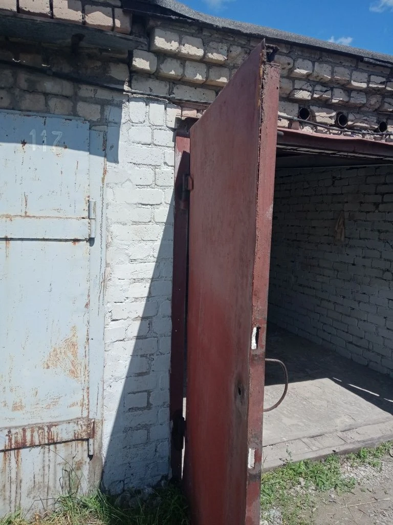 Необхідно продати свій гараж.