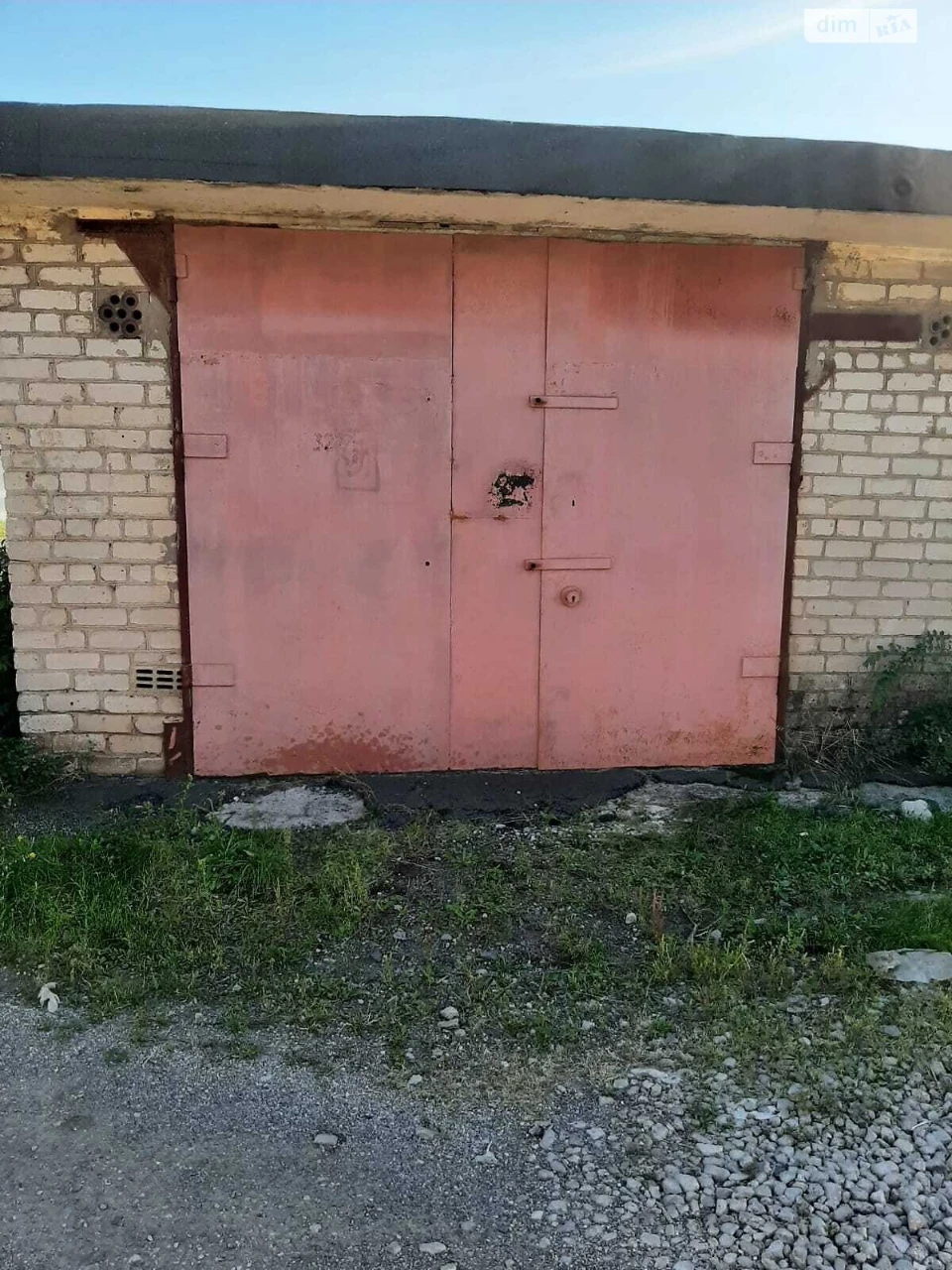 Garage in a Garage Cooperative - Central City