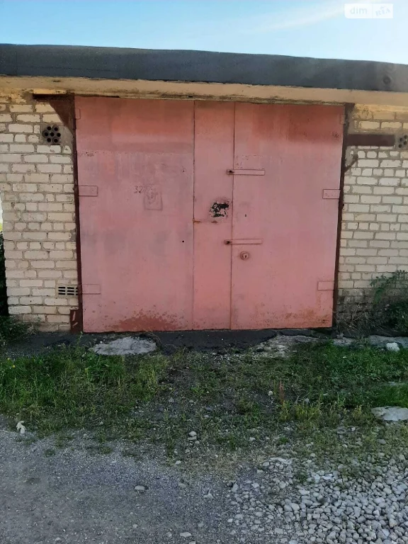 Garage in a Garage Cooperative - Central City