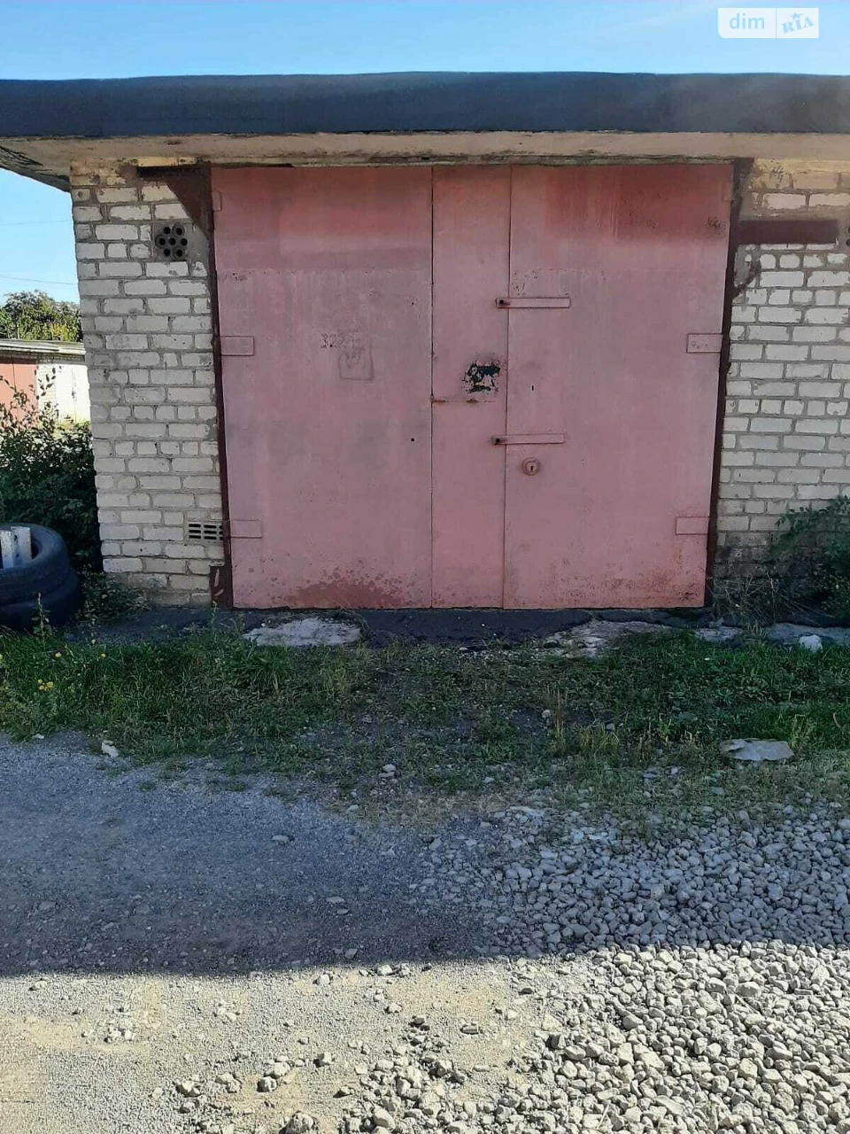 Garage in a Garage Cooperative - Central City