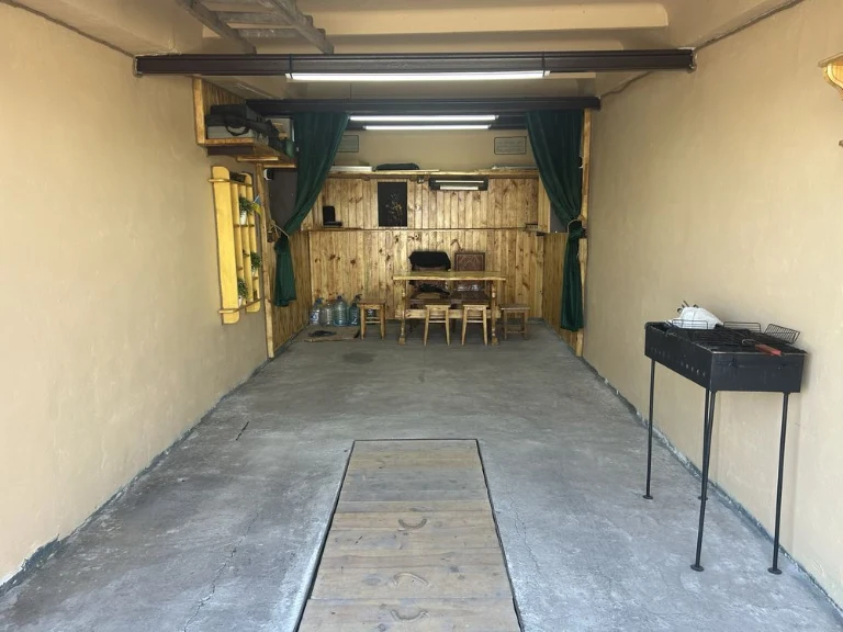 For sale: Garage with renovation