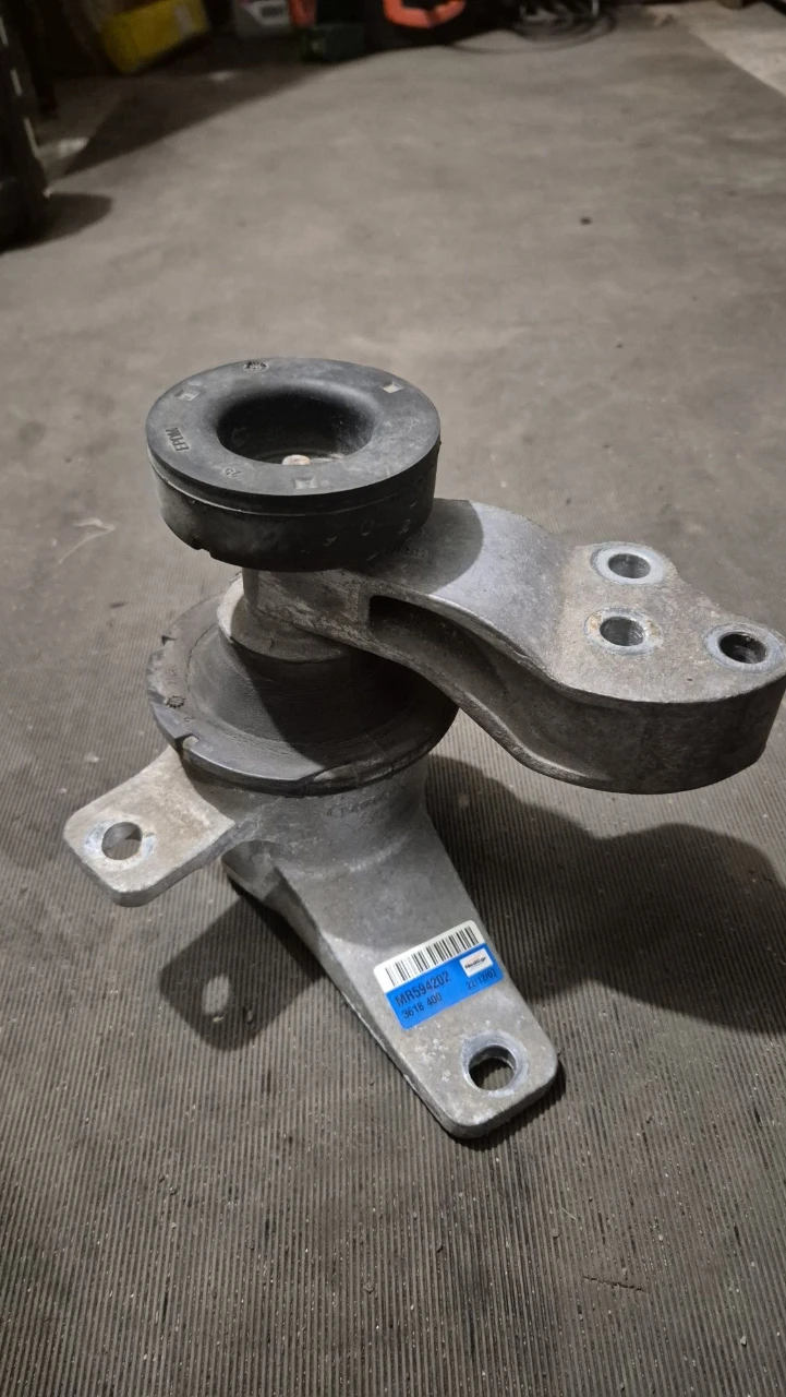 For sale - Engine support original