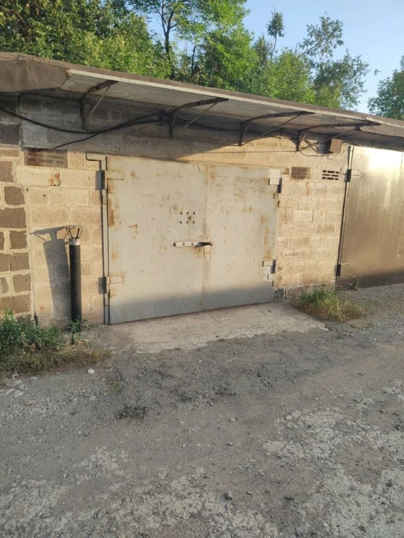 Garage 6 x 4. First East