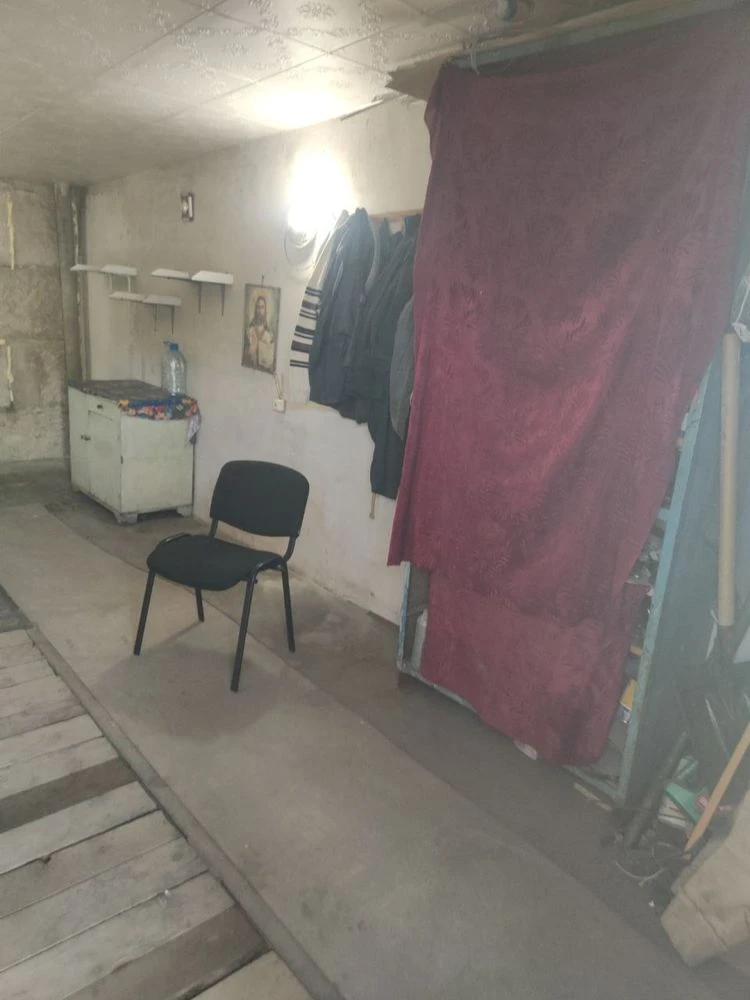 Garage 6 x 4. First East