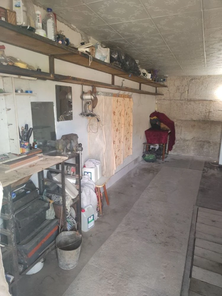 Garage 6 x 4. First East