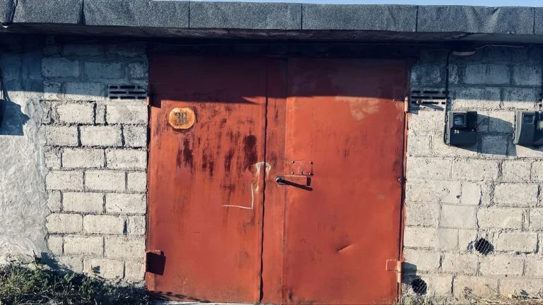Garage for Sale, Cooperative Zhotovnev