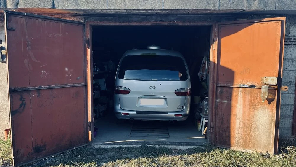 Garage for Sale, Cooperative Zhotovnev