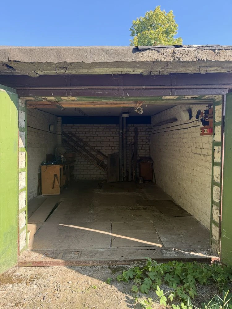 Garage at Cosmonauts Street