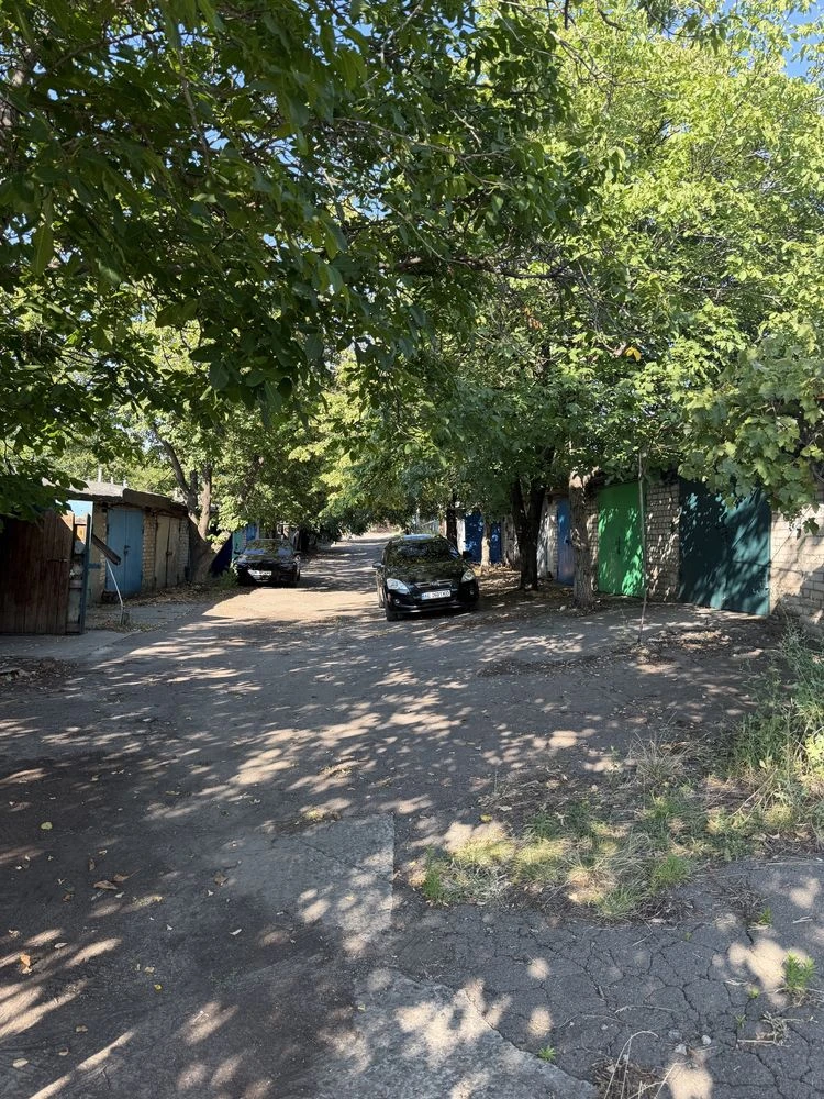 Garage at Cosmonauts Street
