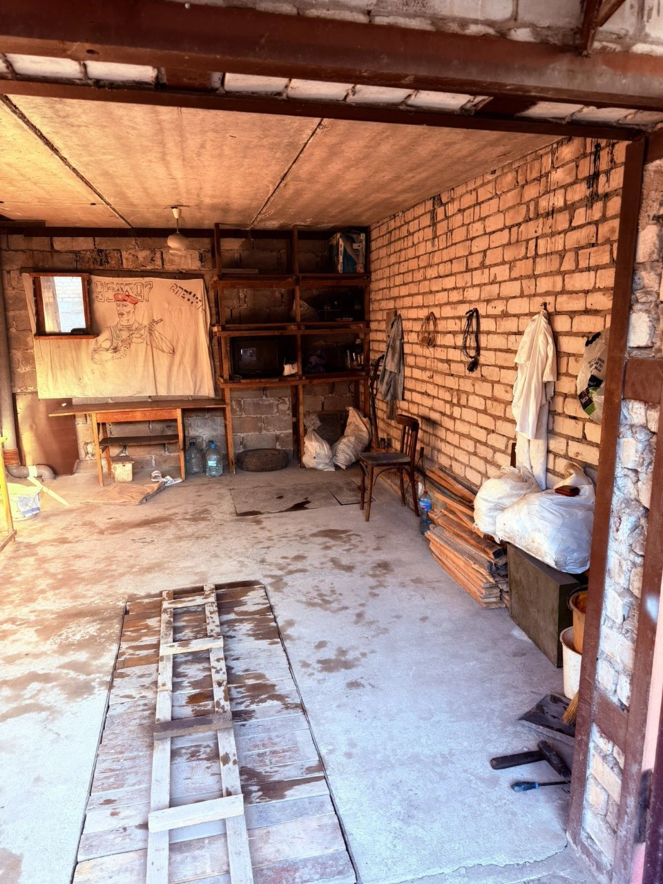 Продам гараж в кооперативі Пруди