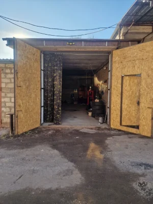 Продается большой капитальный гараж