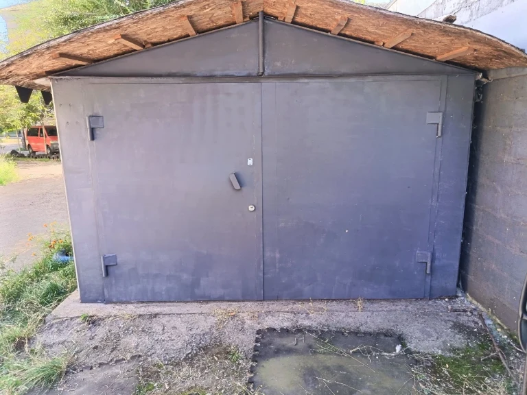 Metal garage on Ufimskaya street in a courtyard