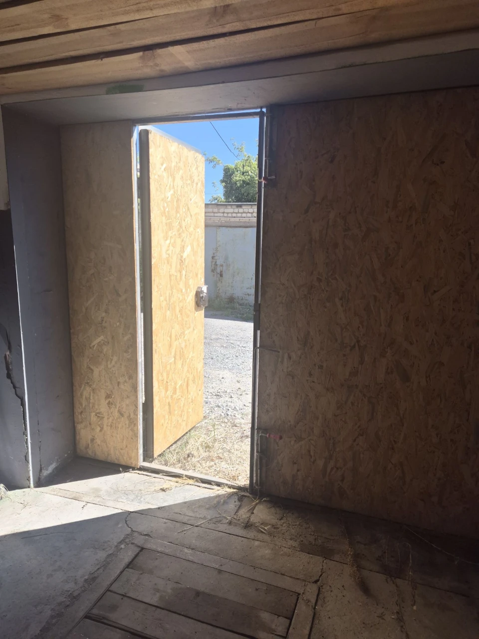 For Sale: Garage near Kobylyanoskaya Street, near Pushkin Street, Balhashskaya stop!