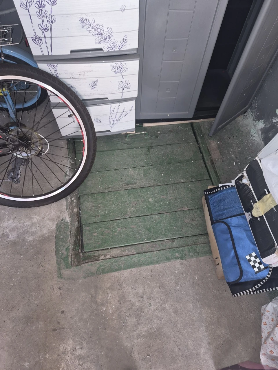 For Sale: Garage near Kobylyanoskaya Street, near Pushkin Street, Balhashskaya stop!