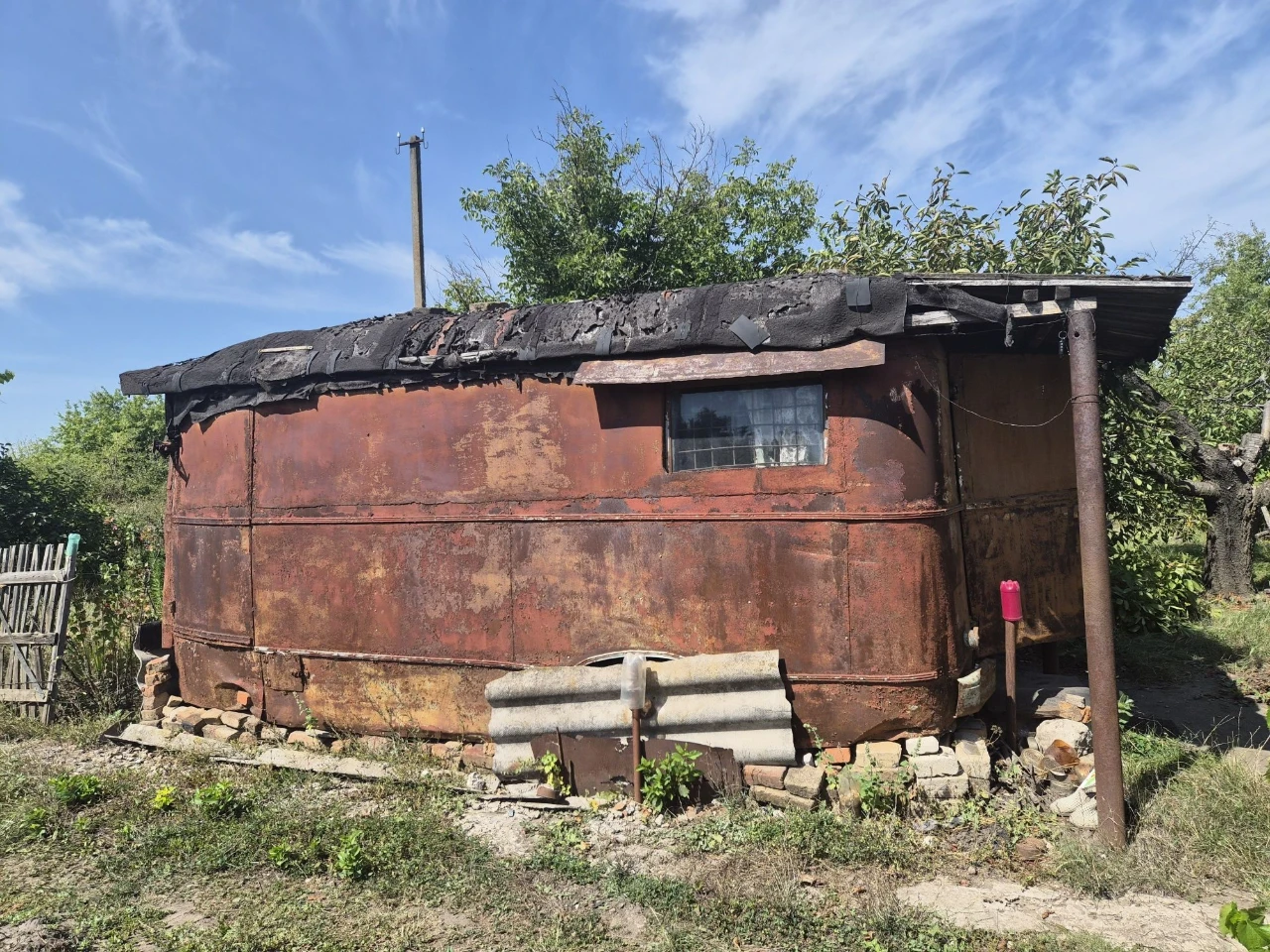 For Sale: Garage-House near Lozvatka
