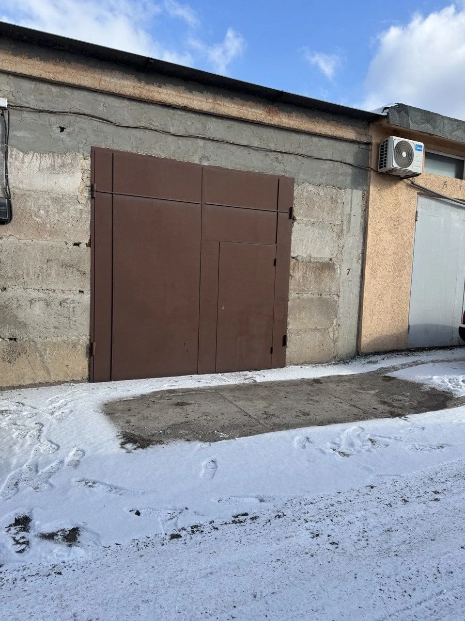 Бокс (гараж) у ГБК «Тілець» 36,9  м2, в районі 4-ої дитячої