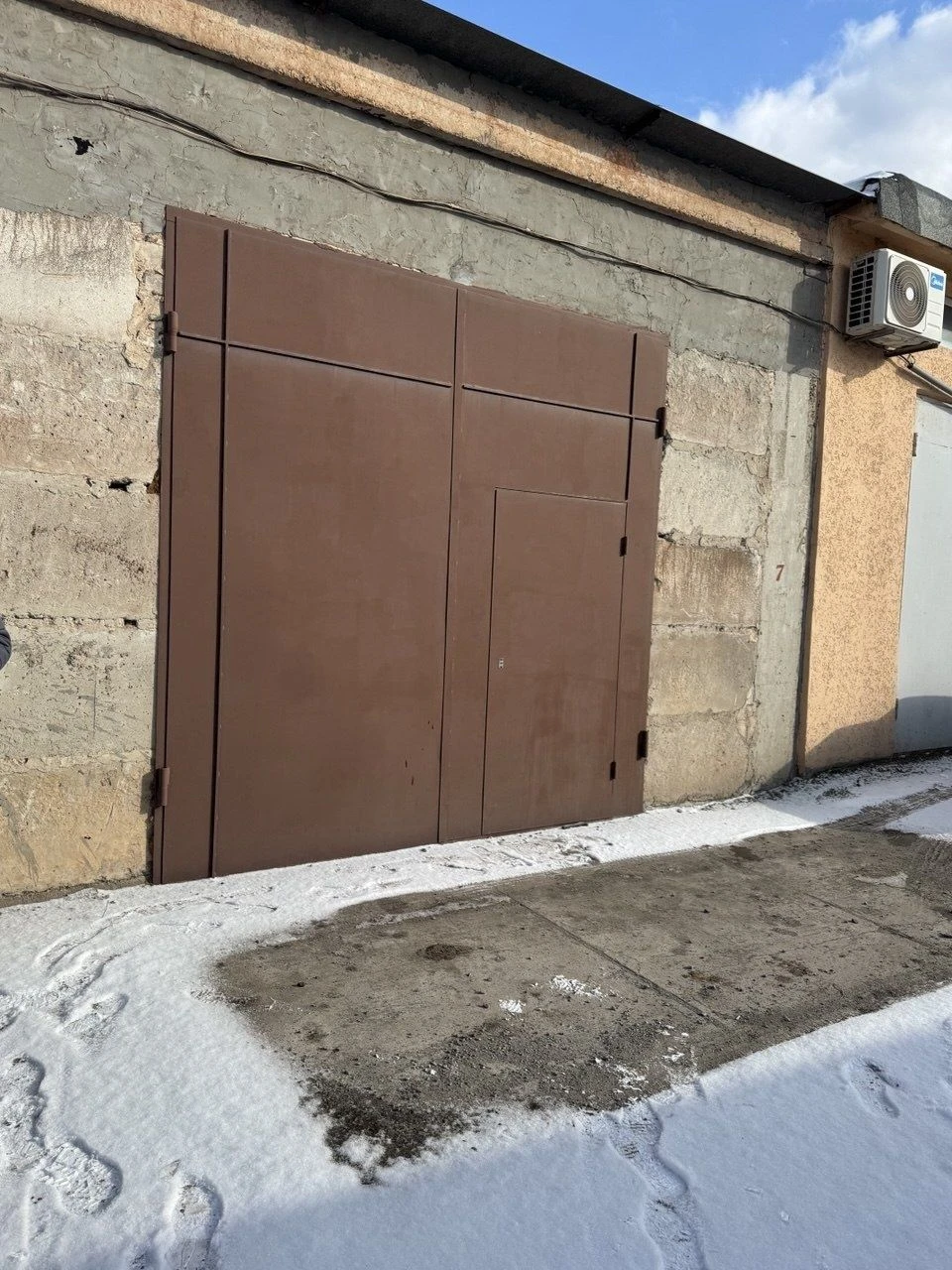 Бокс (гараж) у ГБК «Тілець» 36,9  м2, в районі 4-ої дитячої