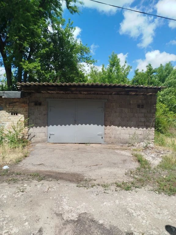 For sale garage near military town -33