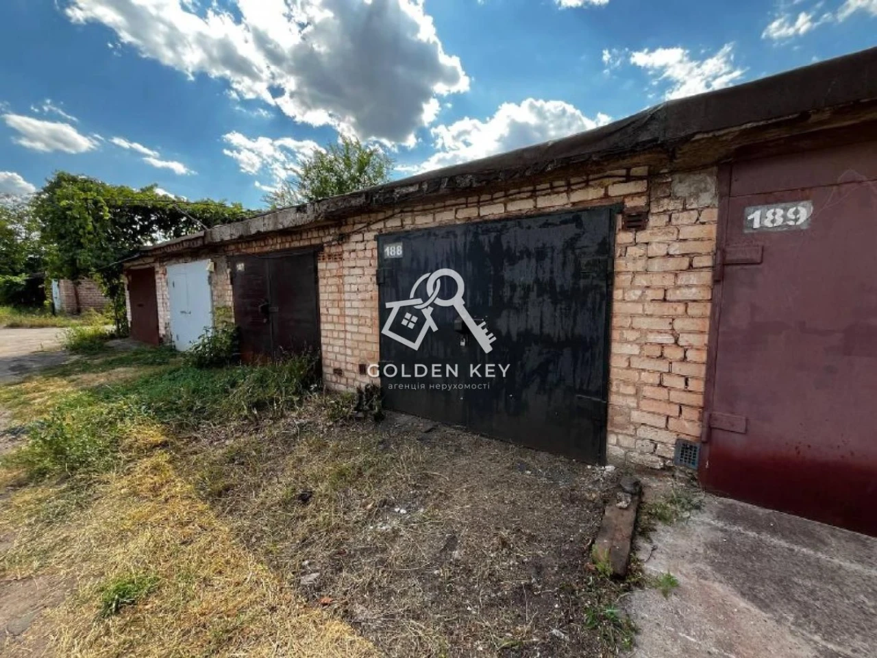 Sale of Garage, Central District