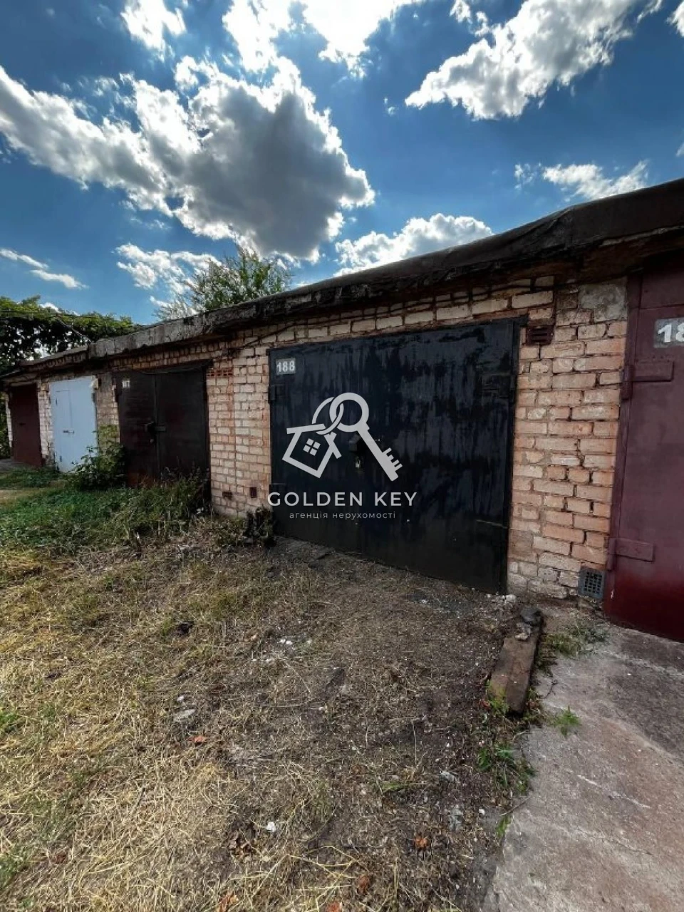 Sale of Garage, Central District