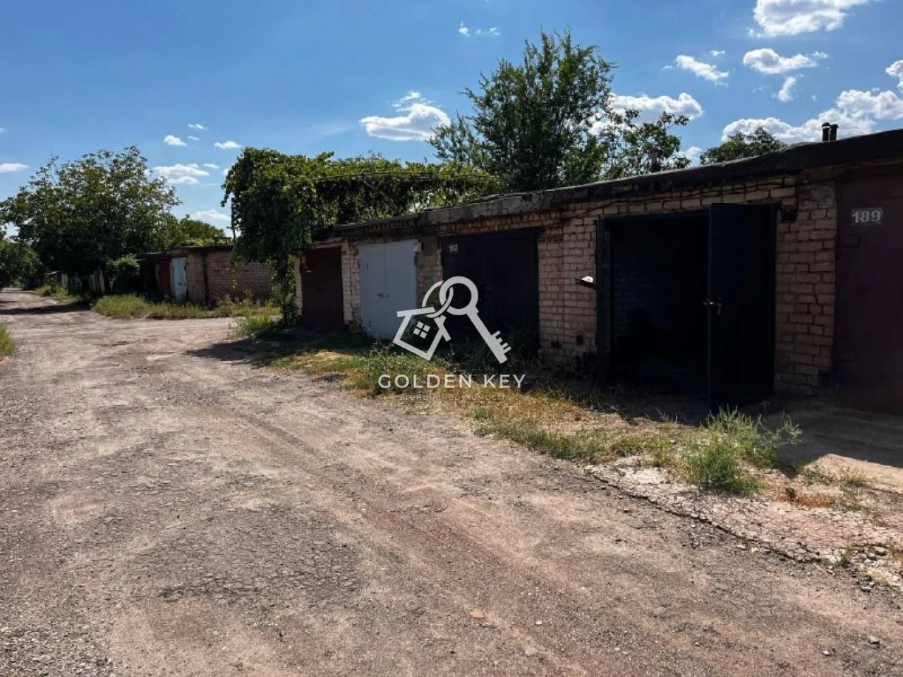 Sale of Garage, Central District