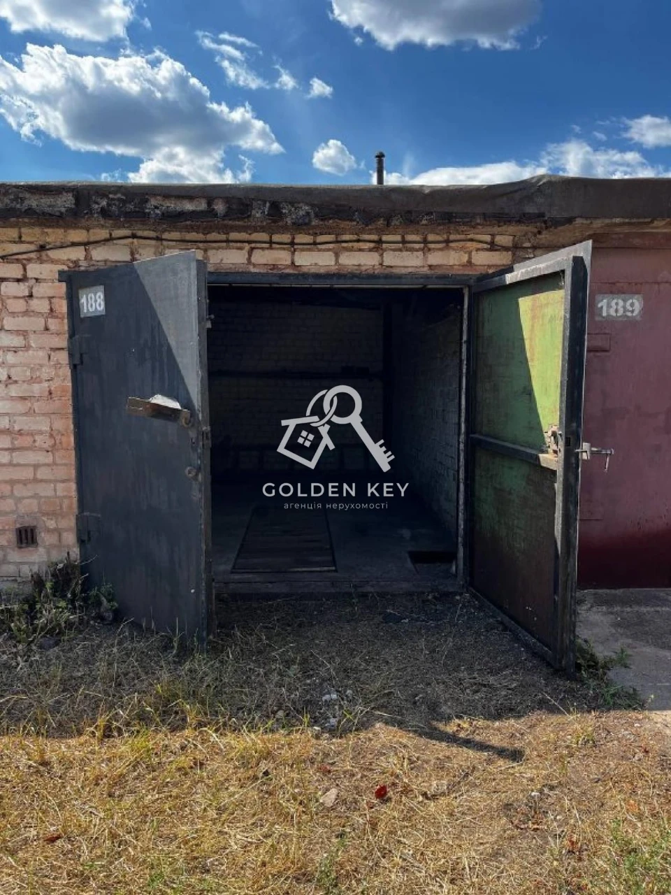 Sale of Garage, Central District